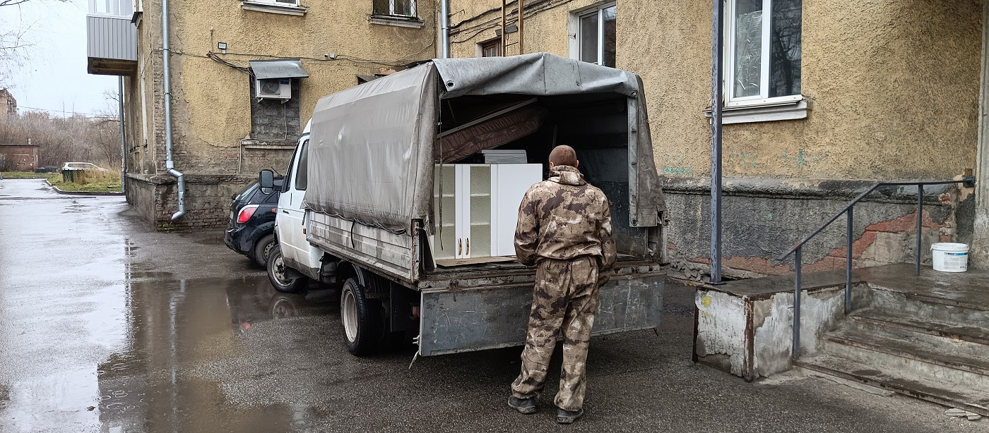 Где заказать грузчиков в Ждановке